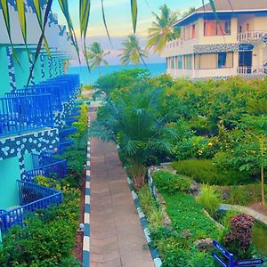 Beachcomber Hotel And Resort